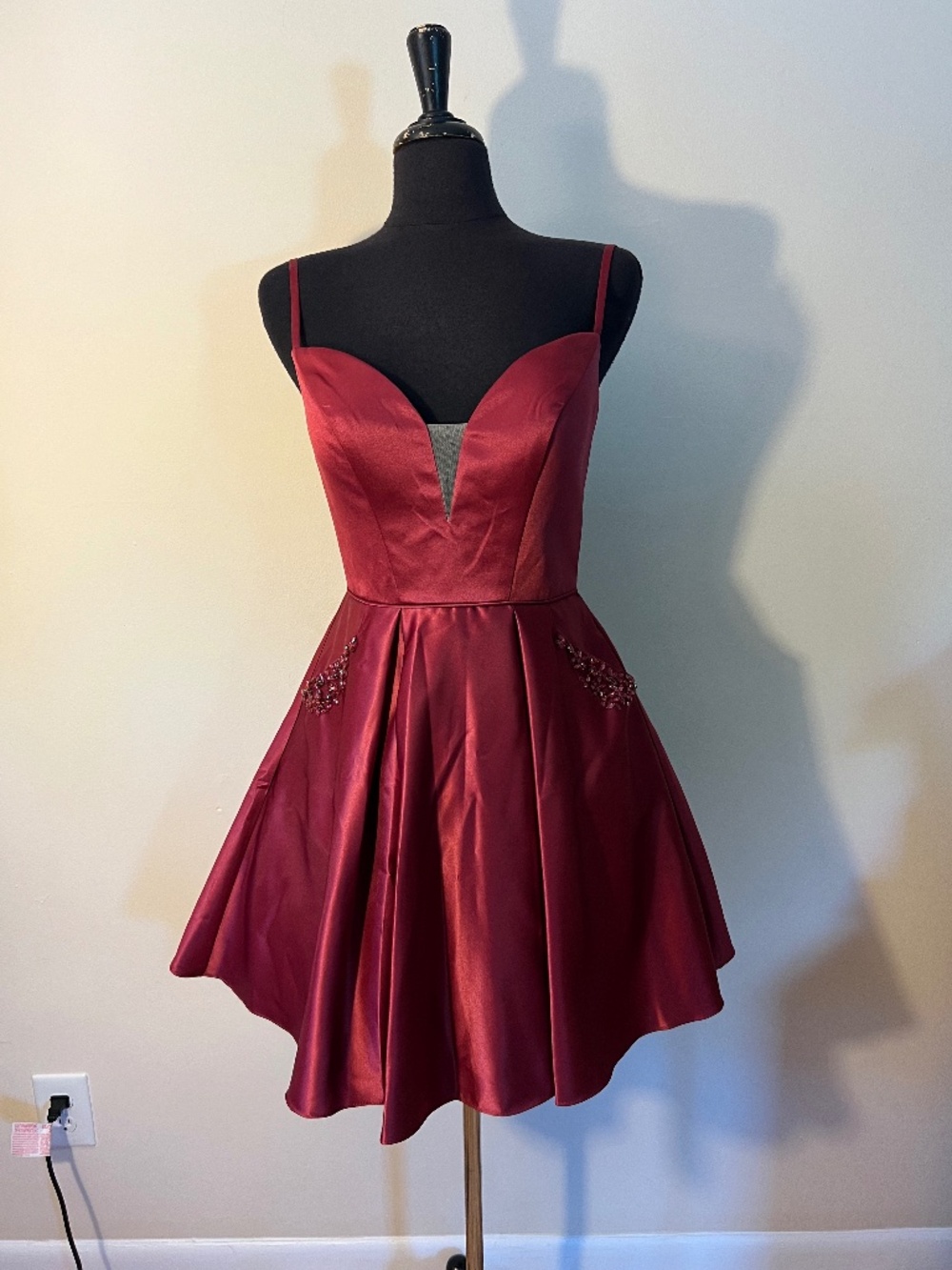 Narianna Maroon Semi Formal Mini Dress